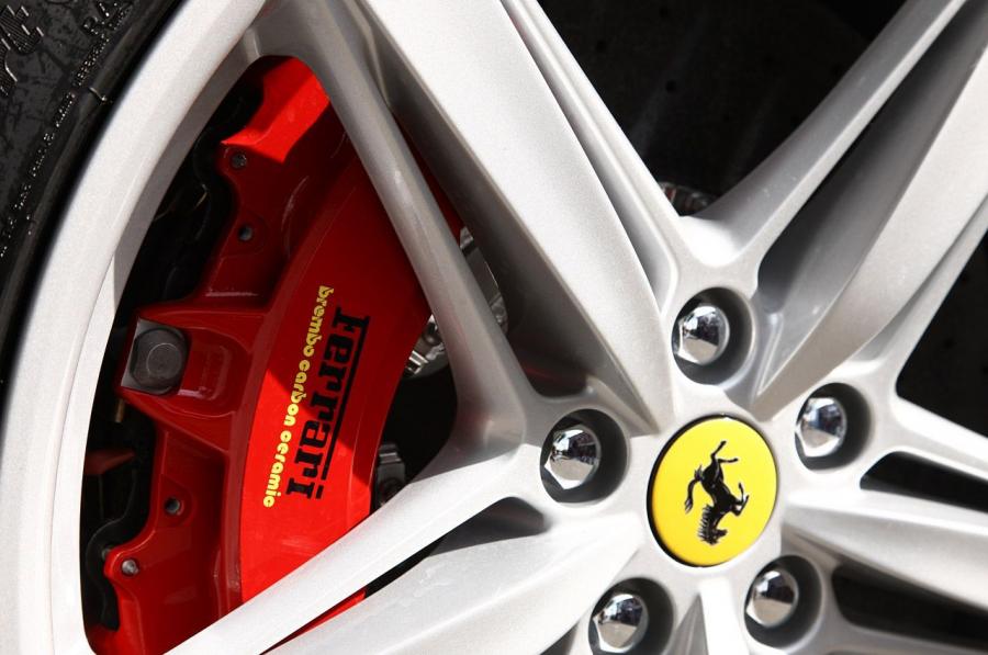  Ferrari F12berlinetta 2012 года  (фото 78 из 104)